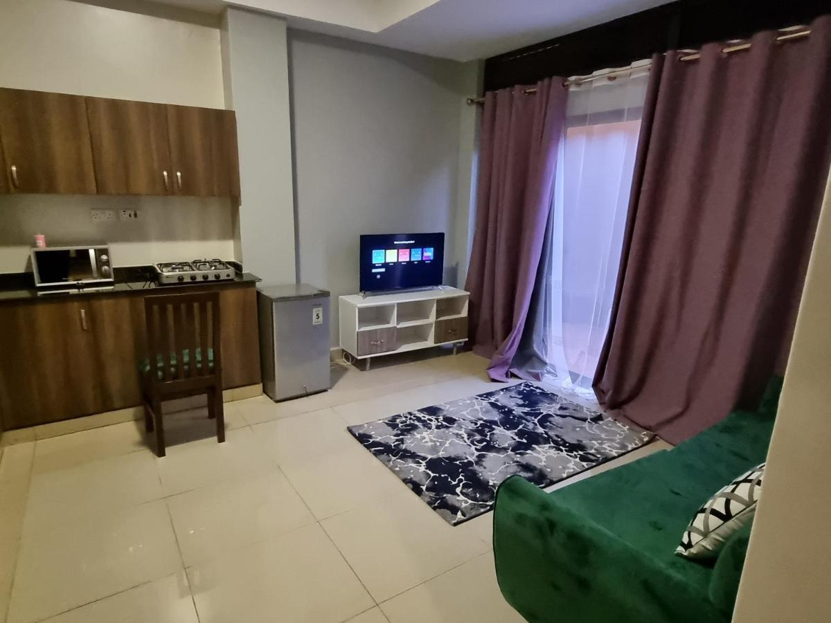 Eika Suites At Acacia Kampala Bagian luar foto