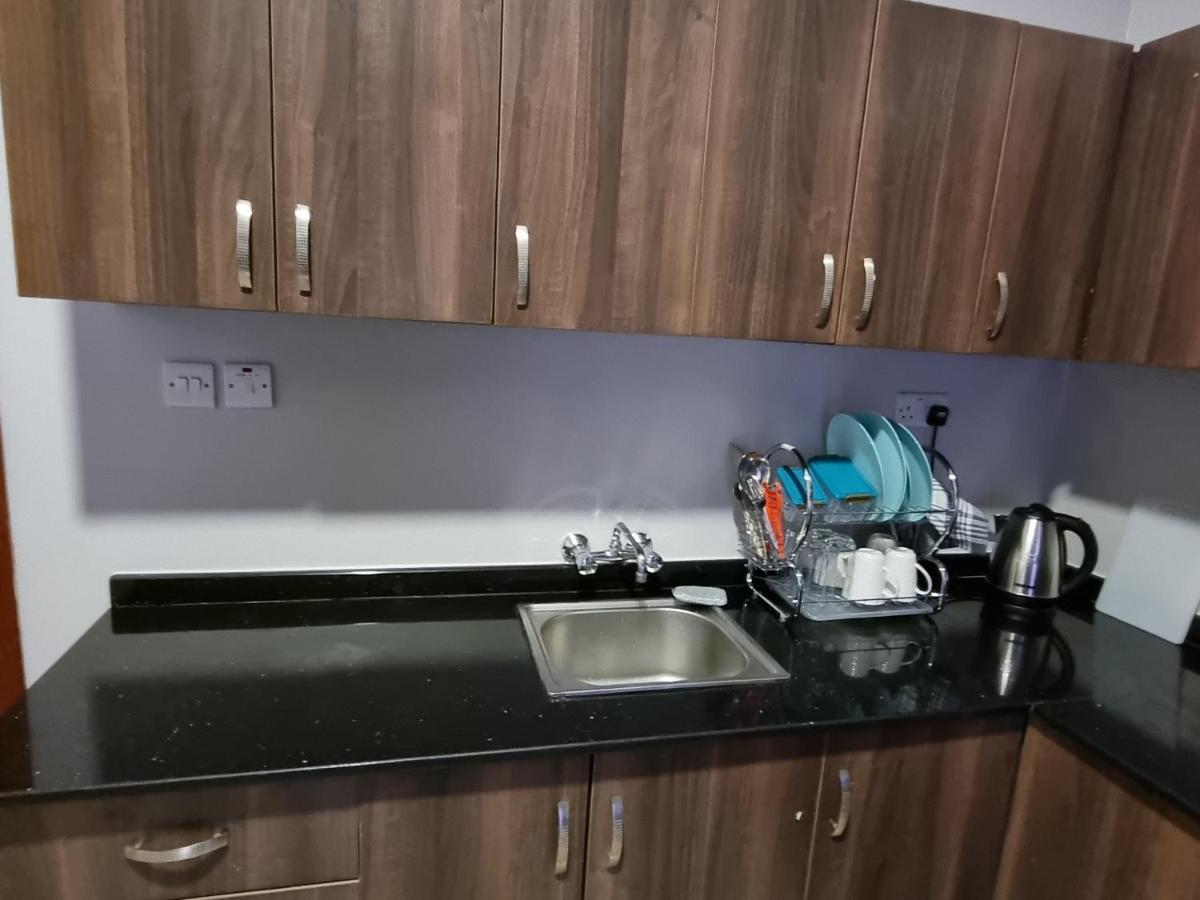 Eika Suites At Acacia Kampala Bagian luar foto