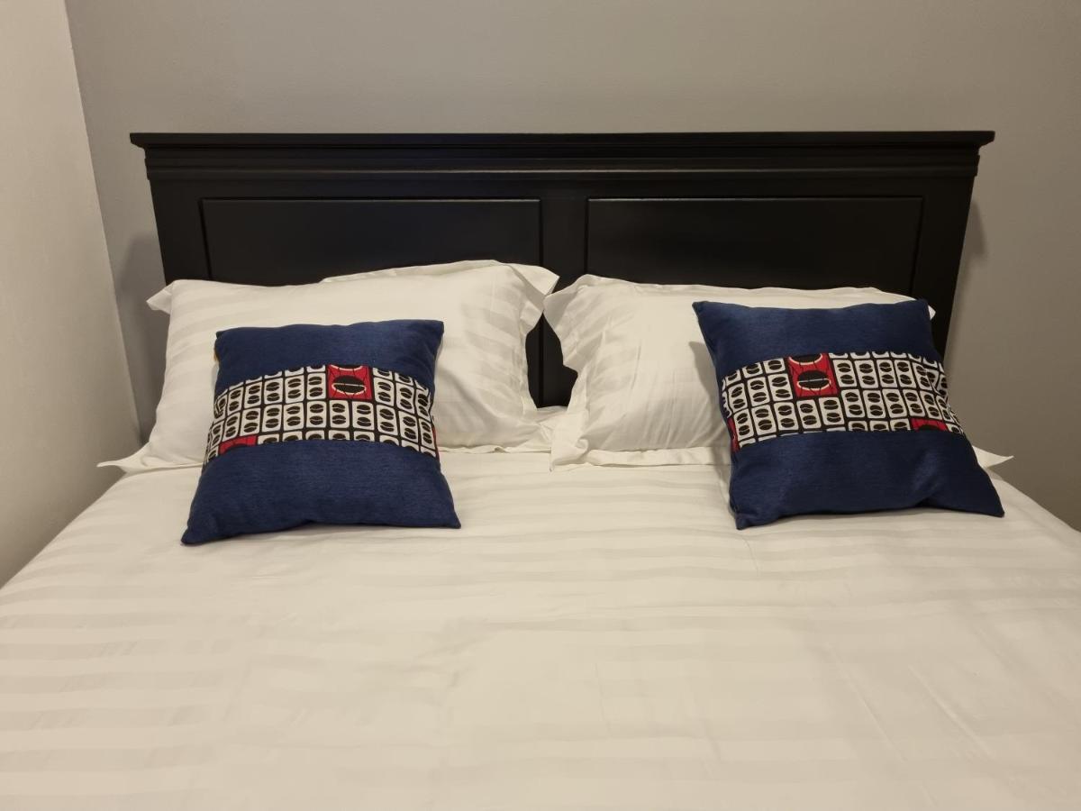 Eika Suites At Acacia Kampala Bagian luar foto